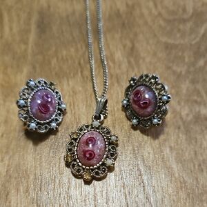 Elegant Pink and Gold Jewelry Set - Clip On Earrings And Necklace